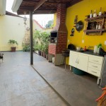 Residência situada em Quatá, SP.