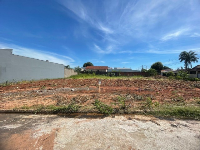 Terreno Jd. Tênis Clube.