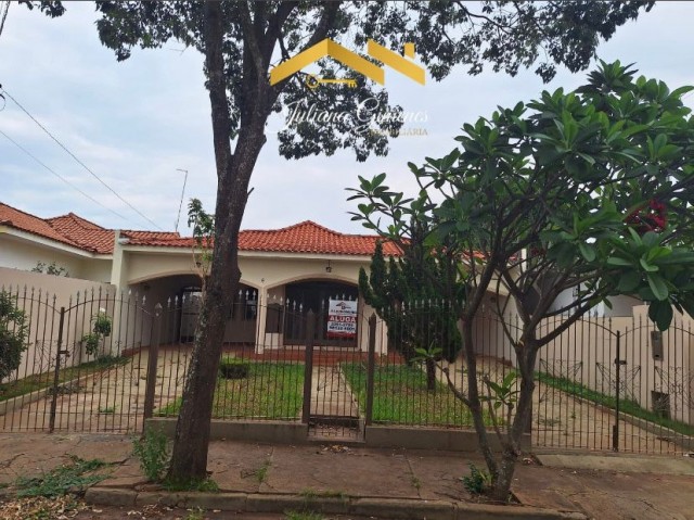 Ampla residência localizada no centro da Cidade!