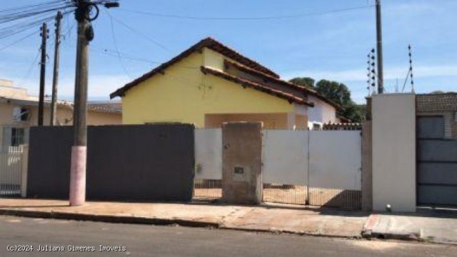 Casa com amplo terreno - Jardim Paulista