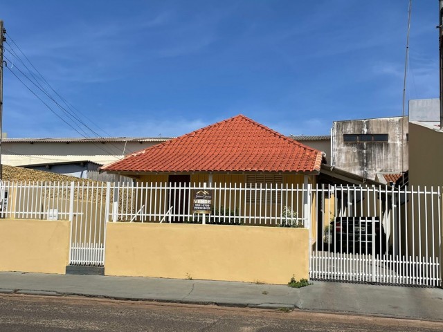 Residência localizada no Centro!