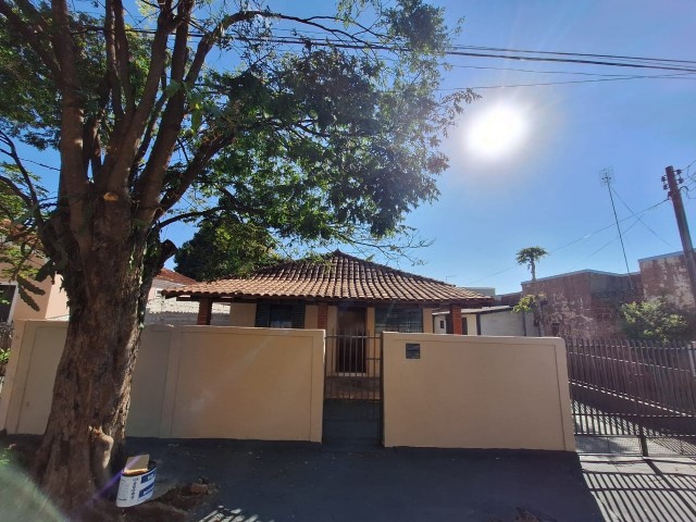 ACEITA FINANCIAMENTO! RESIDÊNCIA COM EDÍCULA - CENTRO